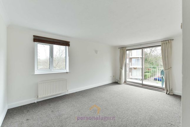 Thumbnail Flat to rent in Churchill House, Banstead
