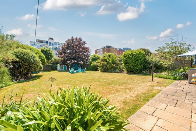 Avalon, 29, Bath Road, West Sussex photo 2