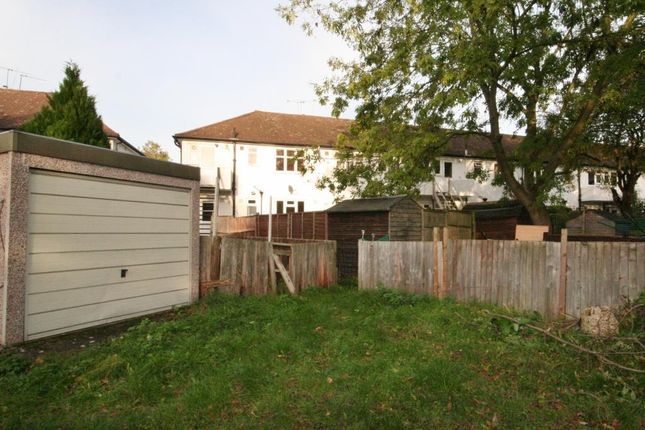 Tudor Drive, Surrey photo 2