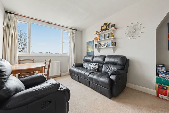 Flat 3, 92 Stapleton Hall Road, London photo 2