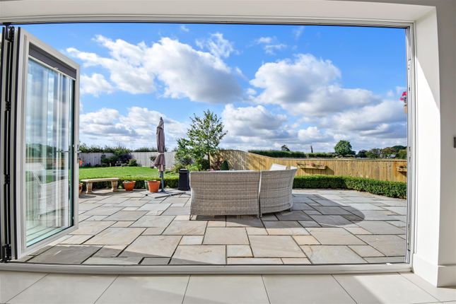 8, Pingley Vale, Brigg photo 4