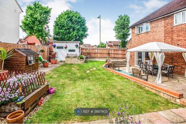 Gleneagles Close, South Oxhey, Watford photo 3