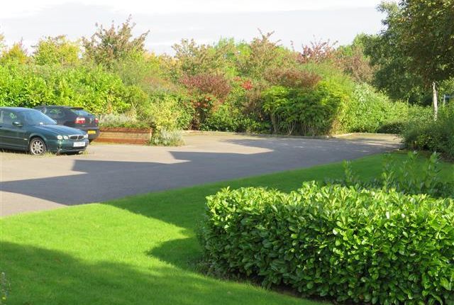 105, MILTON KEYNES photo 5