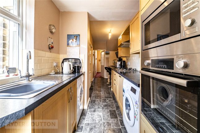 18, Sandwell Street, Huddersfield photo 3
