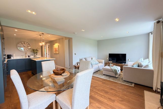 14 Westfield Avenue, Scarborough photo 4