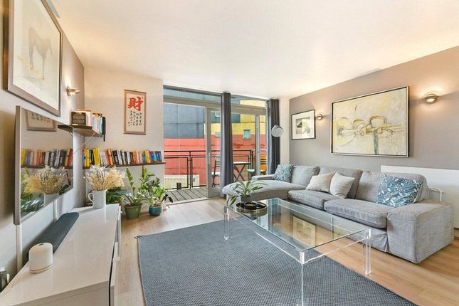 1-bed flat on 5, Da Vinci Lodge, Greenwich, £285,000