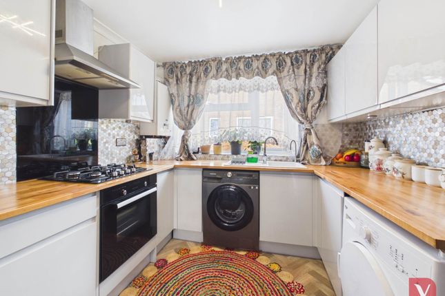 32, Arbroath Road, Luton photo 2