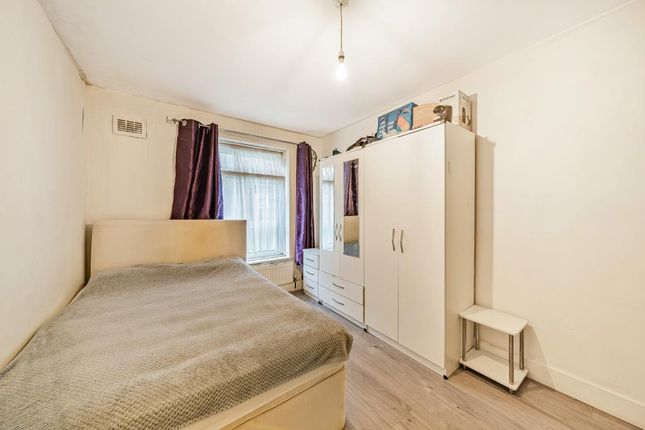 Flat for sale in Sydney Road, London