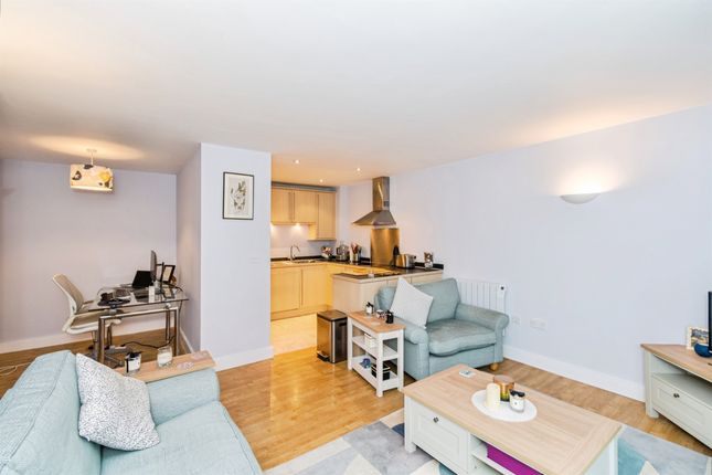Flat 32, Endeavour Court, 50, Channel Way, Southampton photo 2