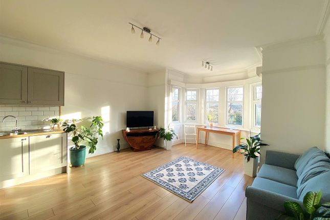 Flat 4, 69, De La Warr Road, Bexhill-On-Sea photo 3