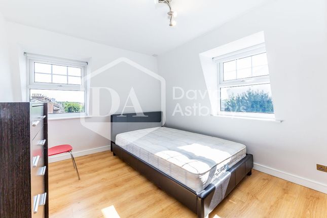 Flat to rent in Criterion Mews, Archway Holloway, London