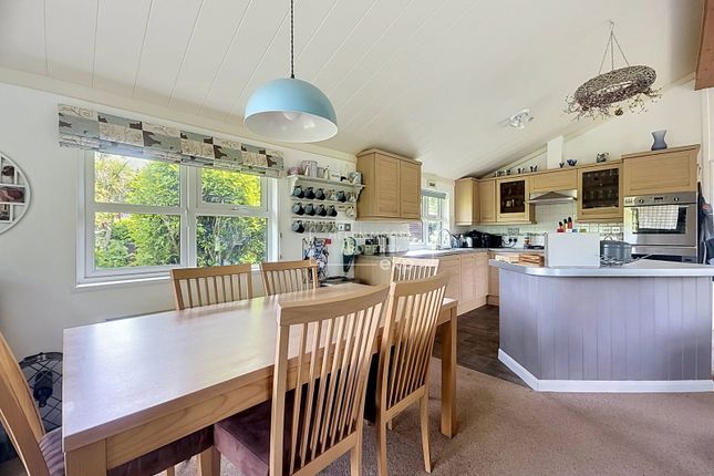 52 The Thatches, Ivybridge photo 4