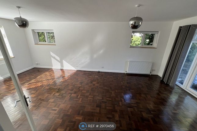The Avenue, Claygate, Esher photo 2