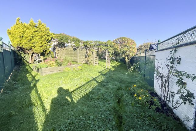 Clos Nant-Y-Ci, Ammanford photo 4