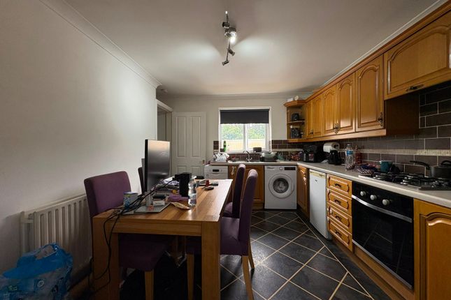 2, Gladstone Court, West Yorkshire photo 2