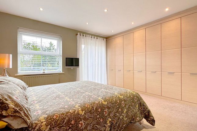 4 Birchvale Close, Stockport photo 4