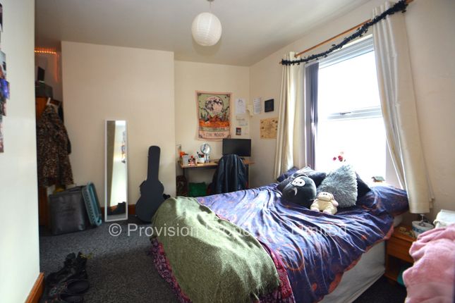 End terrace house to rent in Hill Top Street, Hyde Park, Leeds