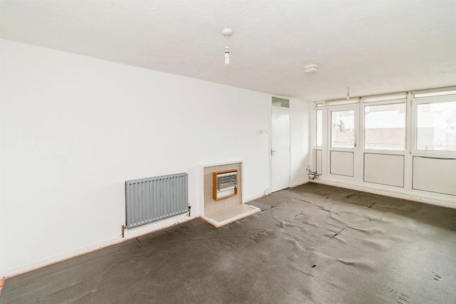Flat for sale in Orchard Lane, Southampton