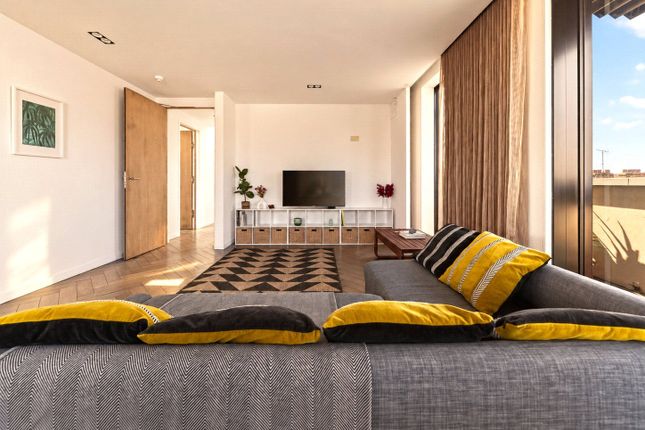 Penthouse, 57-59, Goldney Road, London photo 4