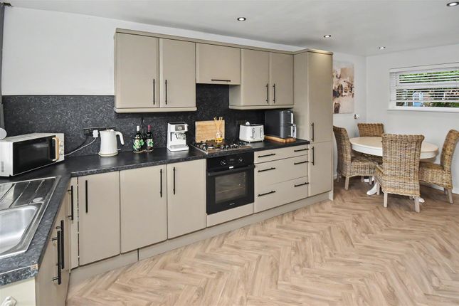 32, Morley Walk, Corby photo 4