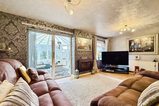 Gibsmere Close, Altrincham photo 4