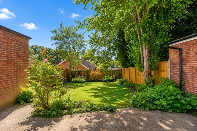 14, Sunnydell, St. Albans photo 4