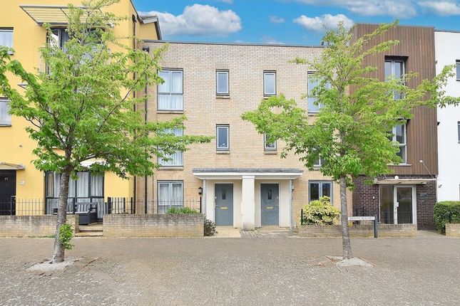 3-bed house on 7 Station Square, St. Neots, £108,500