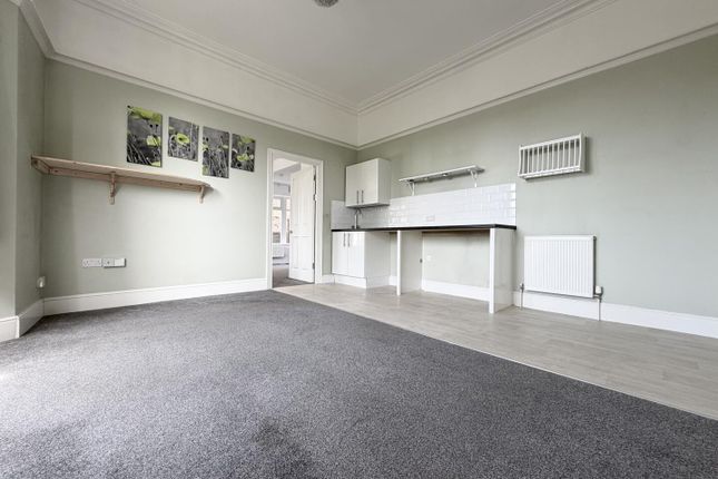 Room 1 Theydon Lodge, 88 Sandown Road, Sandown photo 3