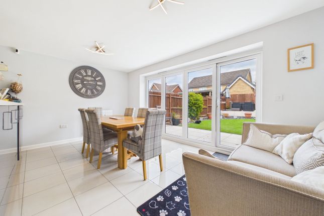 28, Glasspool Road, Wokingham photo 4