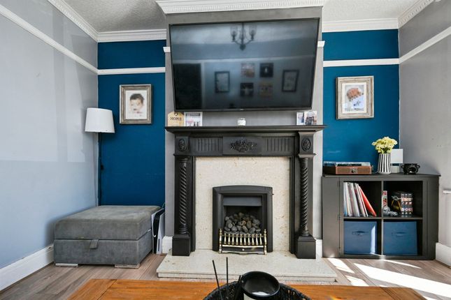 45, Mansfield Road, CHESTERFIELD photo 3