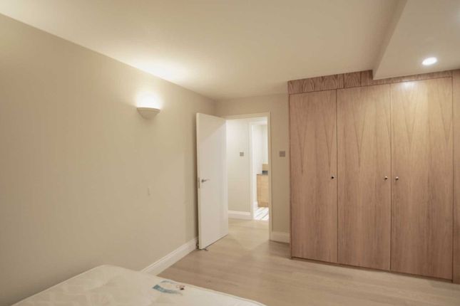 Flat for sale in Admiral Walk, Maida Vale
