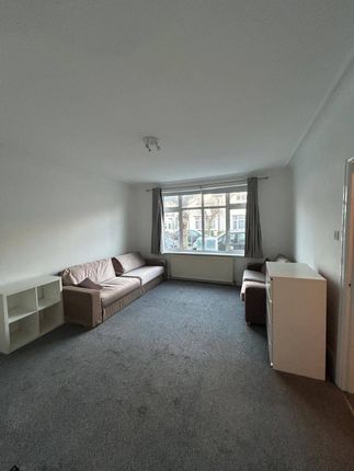 2 Bed Flat To Rent Gainsborough Gardens, London Nw11