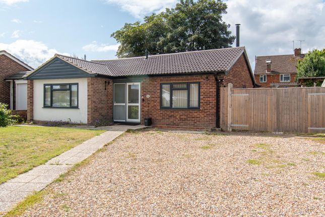 Thumbnail Detached bungalow to rent in Saffron Close, Earley, Reading