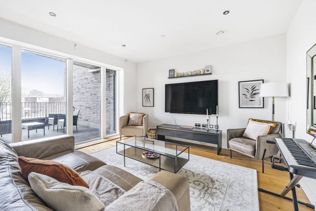 Flat for sale in Hudson Building, Prospect Row, London