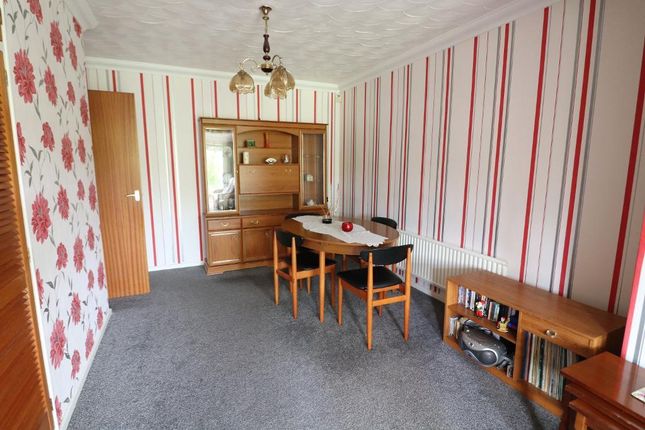 Bungalow for sale in Homedale Drive, Luton, Bedfordshire