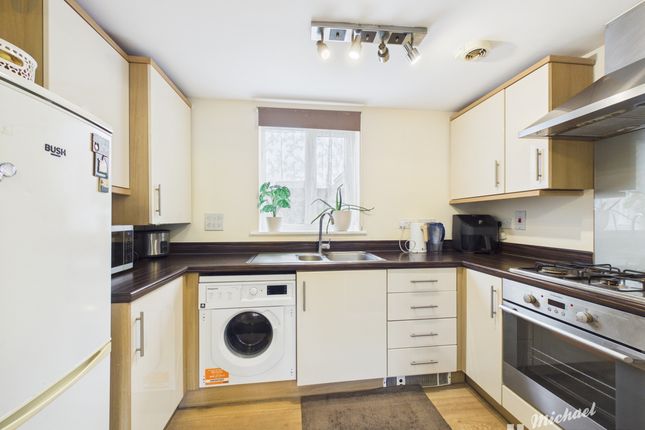 16 Oxpen, Aylesbury photo 2