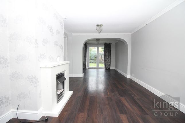 75, Jerounds, Harlow photo 3