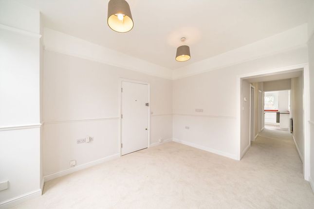 113A, Strathville Road, London photo 4