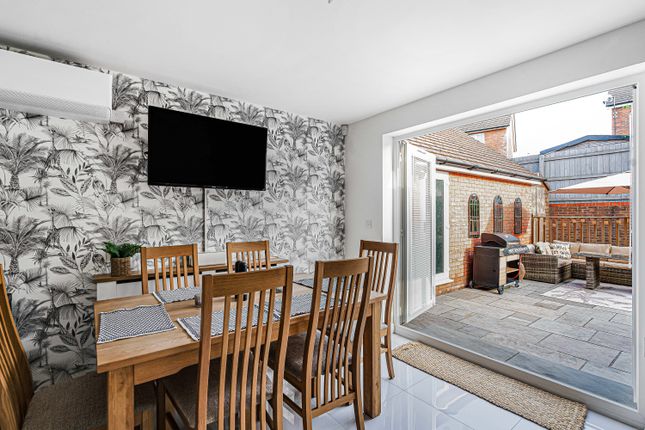 35, Clover Way, Newton Abbot photo 4