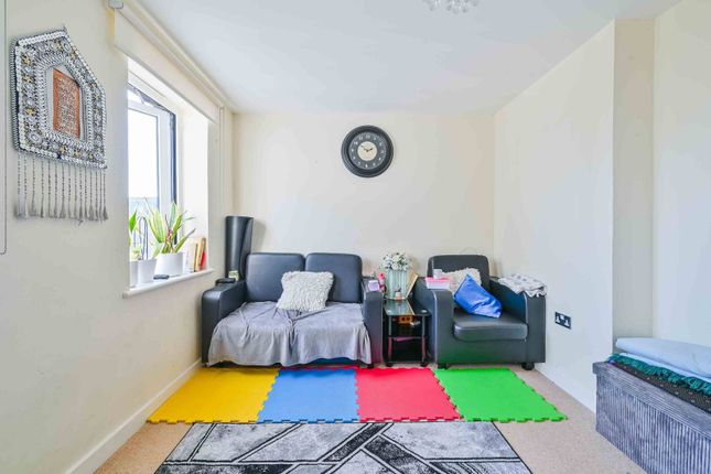 Thumbnail Flat for sale in Seven Sisters Road, Finsbury Park, London