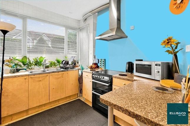 11, Hamilton Road, Golders Green photo 2
