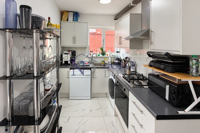 133 Heath Road, Hounslow photo 3