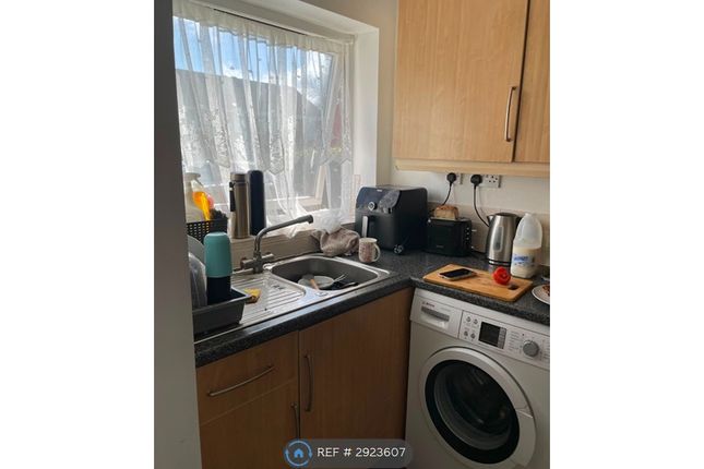 Maybush Road, Wakefield photo 3