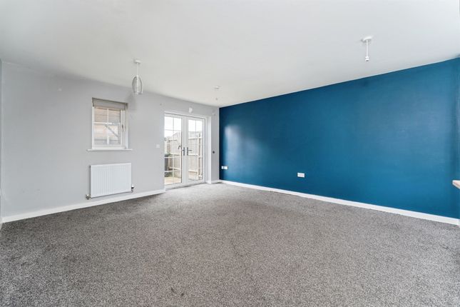 15, Yeomans Way, Ely photo 2