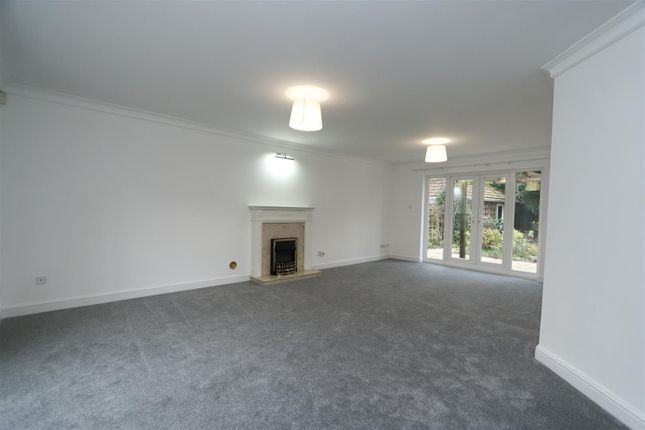 Detached bungalow to rent in Bowmont Close, Hutton, Brentwood