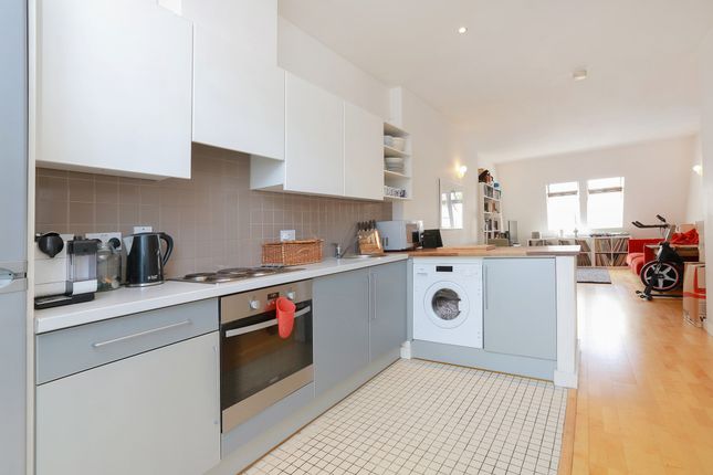 Flat 85, Red Square, London photo 3