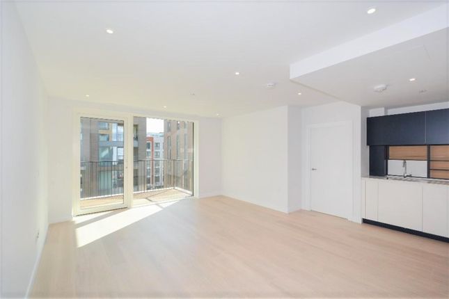 2 bed flat to rent in 1 Lockgate Road, London SW6