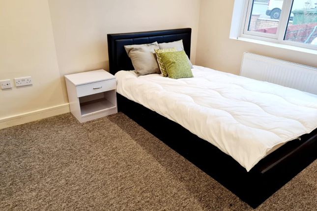 Room 1, 76C, Bessborough Road, Harrow photo 2
