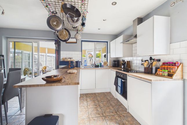40 Highfields, Towcester photo 3