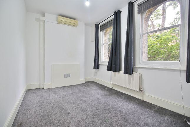 168 Thornbury Road, Isleworth photo 4
